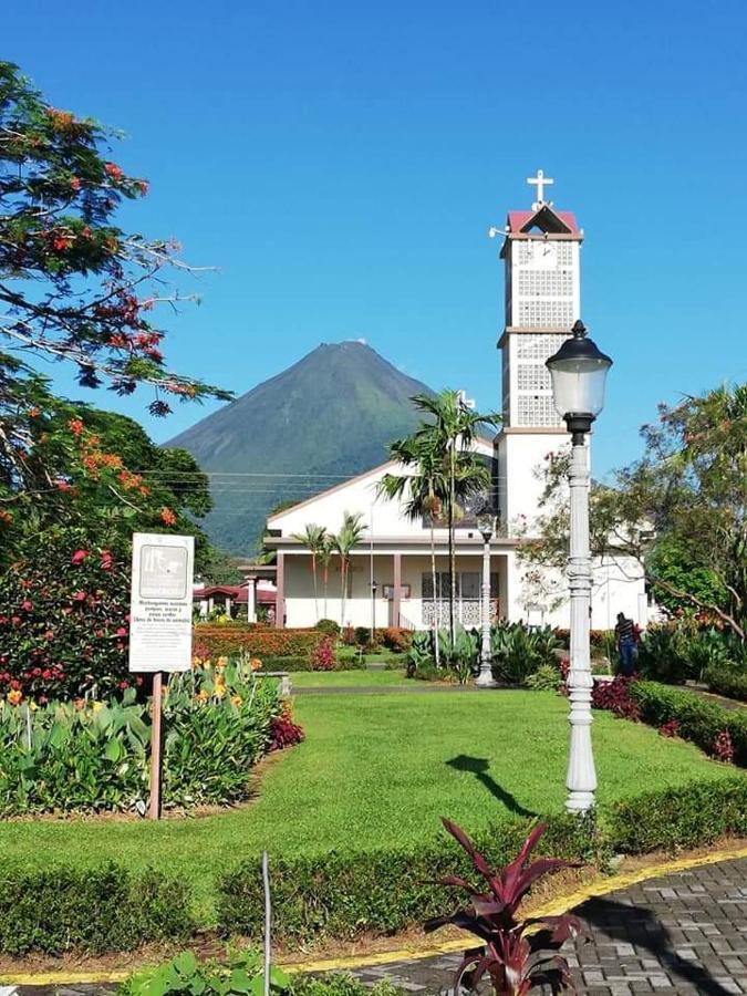 Hôtel Sleeping Mountain Arenal à La Fortuna Extérieur photo